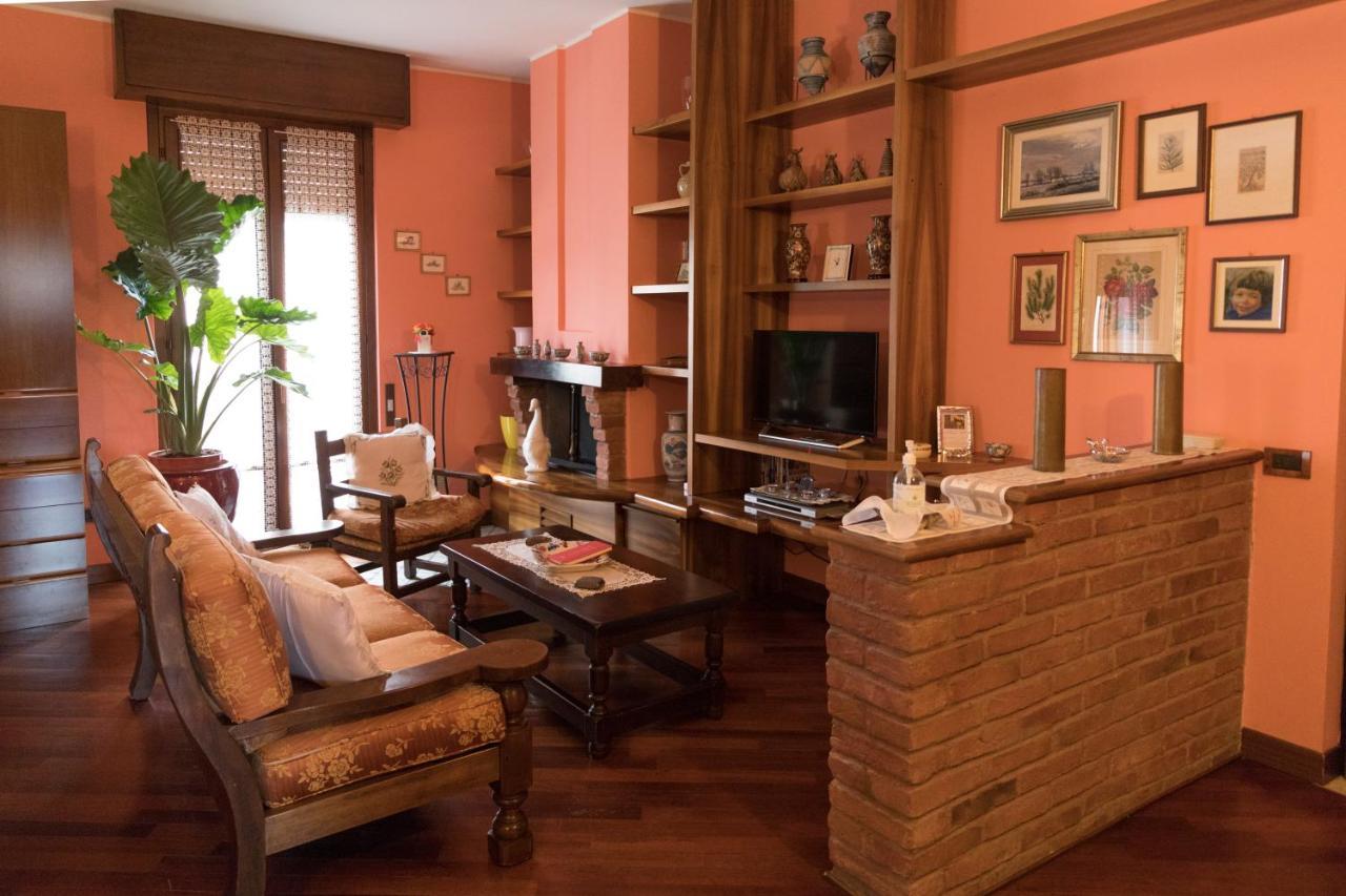 Ferienwohnung A Casa Di Anna, Elegant Flat In Cremona Exterior foto
